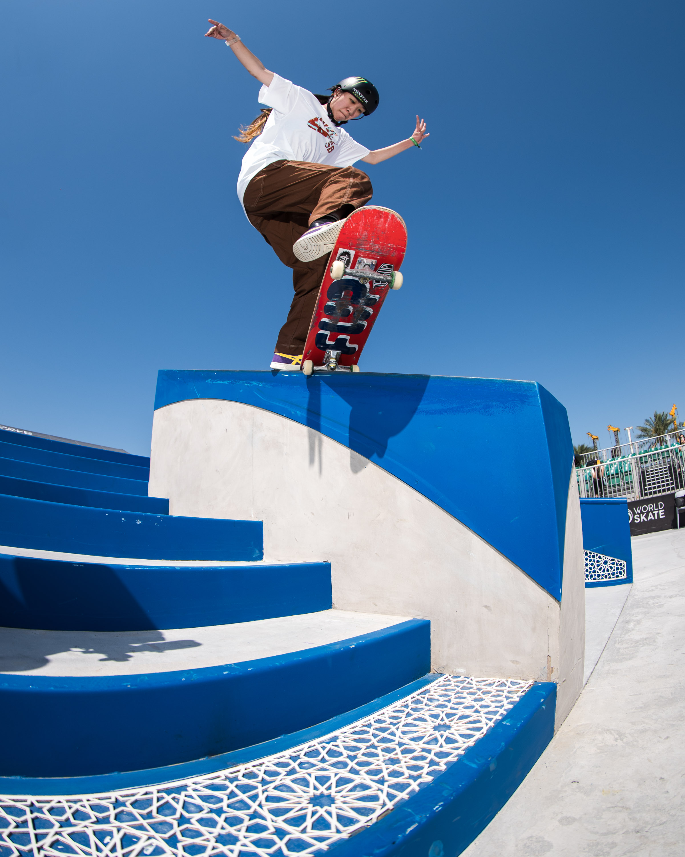 Liz Akama 180 nose grind hubba fisheye 2 WST Street WCH OQS Dubai Anthony Acosta 5