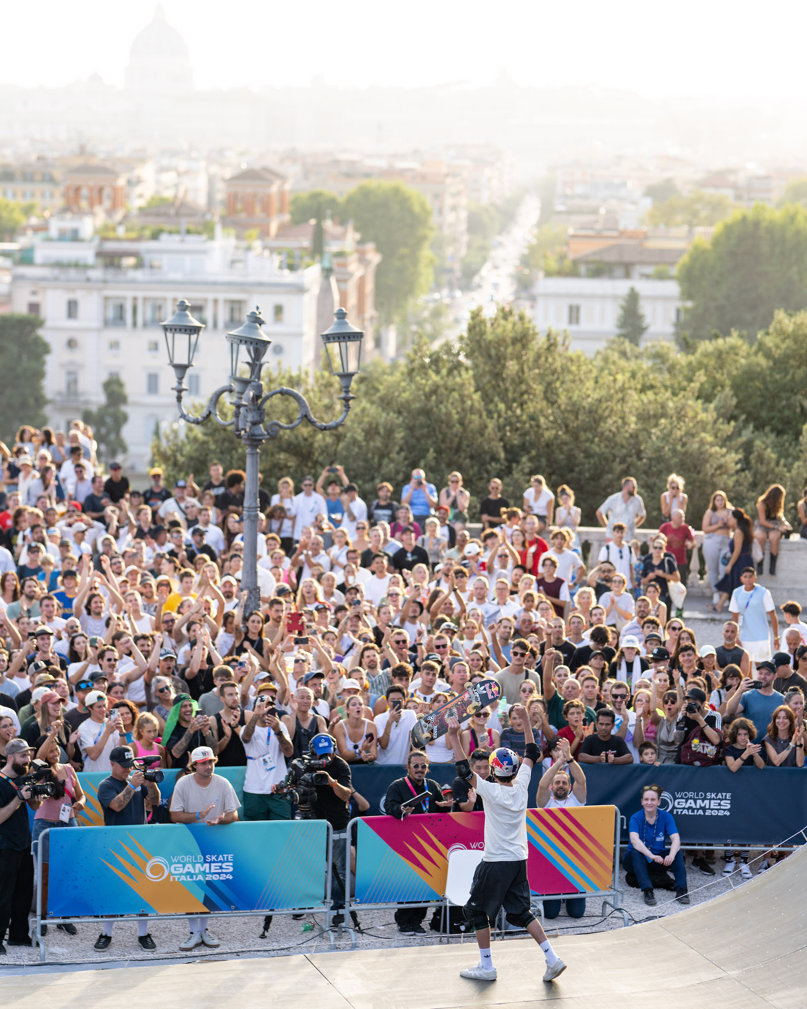 Gui Khury and crowd WST Vert Rome Kenji Haruta 6072