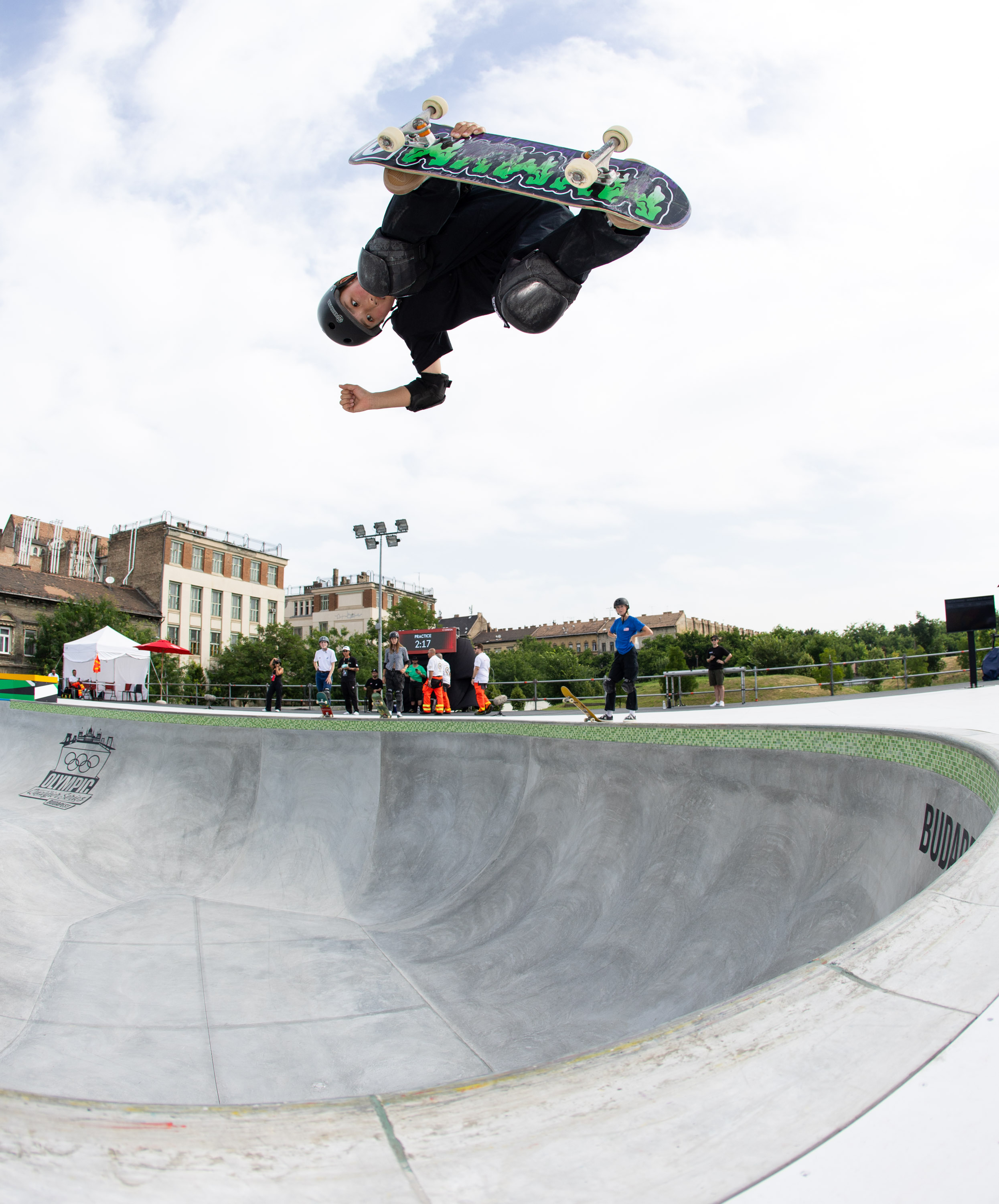Mei Sugawara backside air WST Street WCH OQS Budapest Bryce Kanights 4