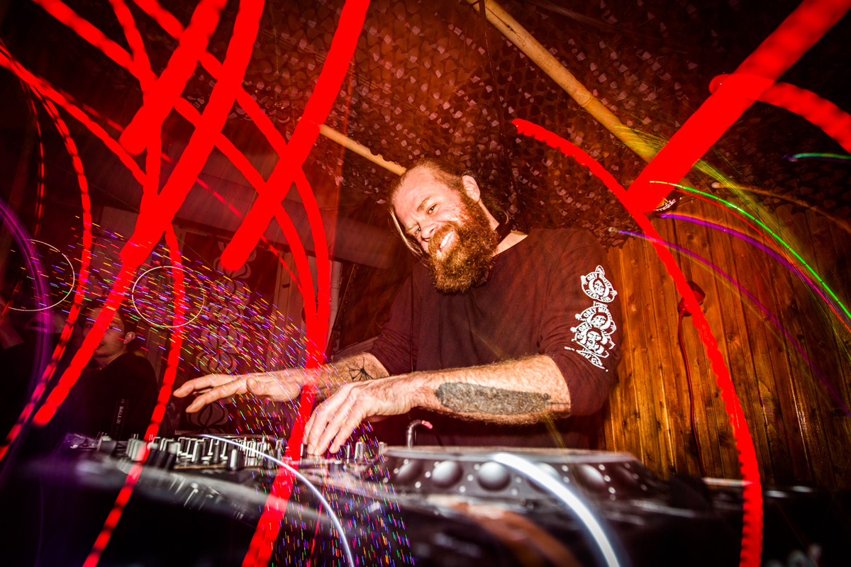 images/DJ_REDBEARD_INTERVIEW/persfoto_dj_redbeard.jpg