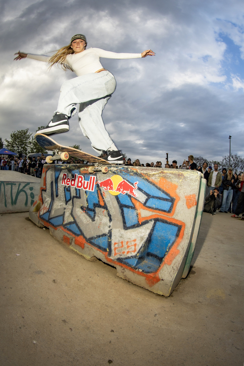 DanielaTerol BsTailslide RaisaAbal