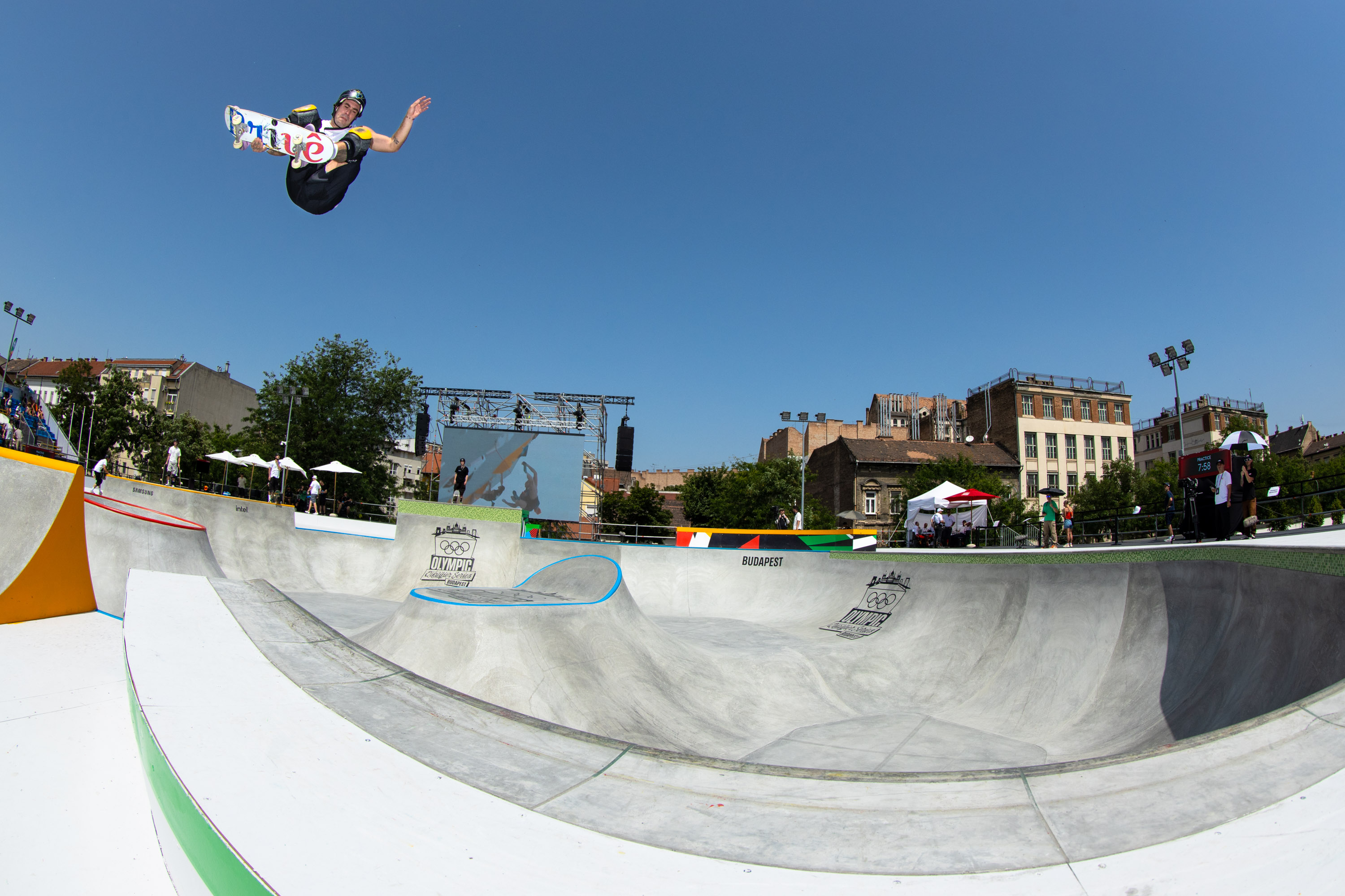 Pedro Barros front side air horizontal WST Street WCH OQS Budapest Kenji Haruta 12