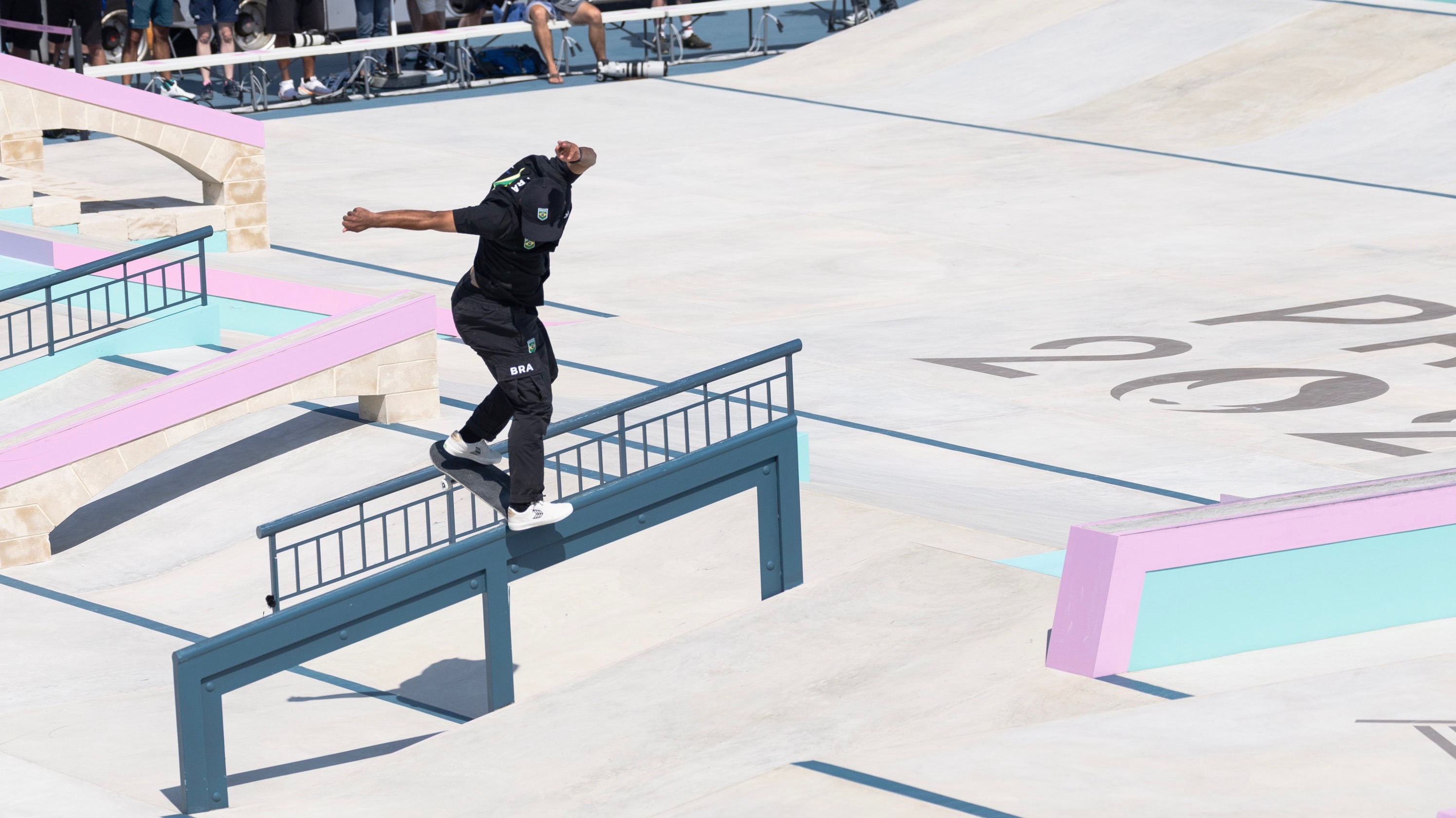 images/Paris_2024/mens_street/16_9Kelvin_Hoefler_gap_back_nose_blunt_WST_WCH_OG_Paris_Bryce_Kanights-6.jpg