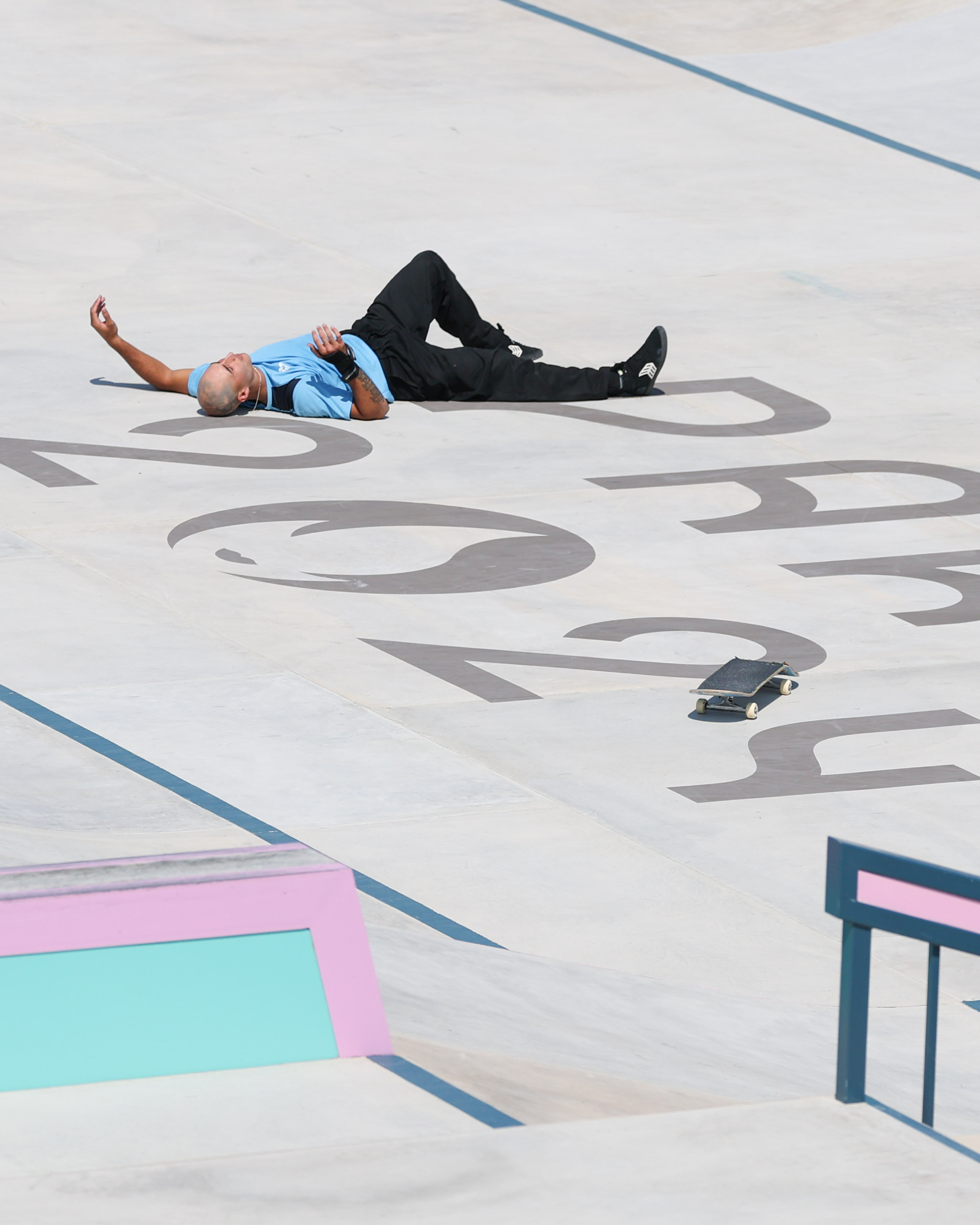 Matias Del Olio laying with broken board WST WCH OG Paris Atiba Jefferson 13