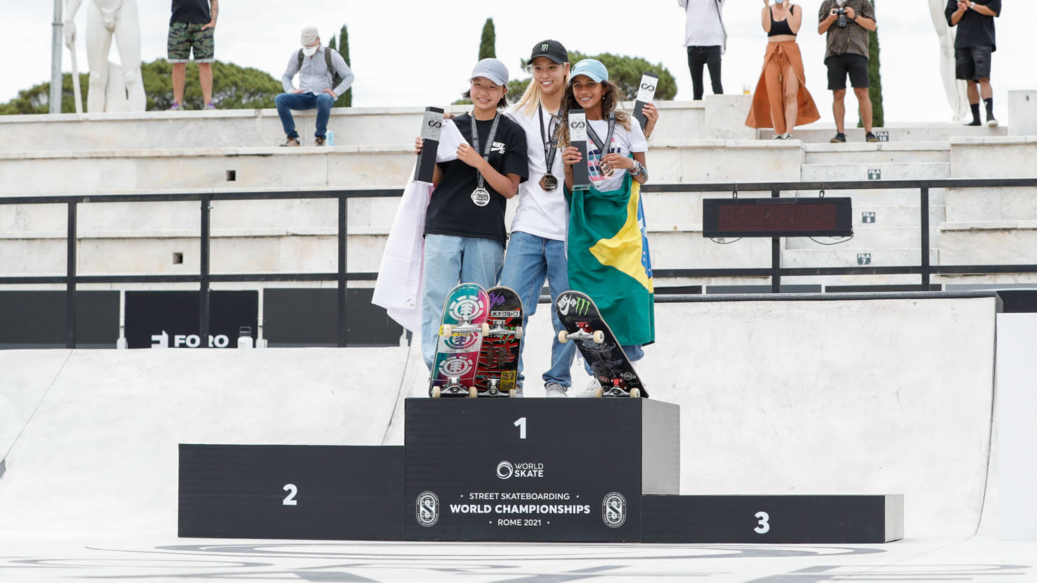 PODIUM WOMEN NISHIYA NISHIMURA LEAL MEN FINAL PHOTOS DAVIDE BIONDANI o 96 16x9