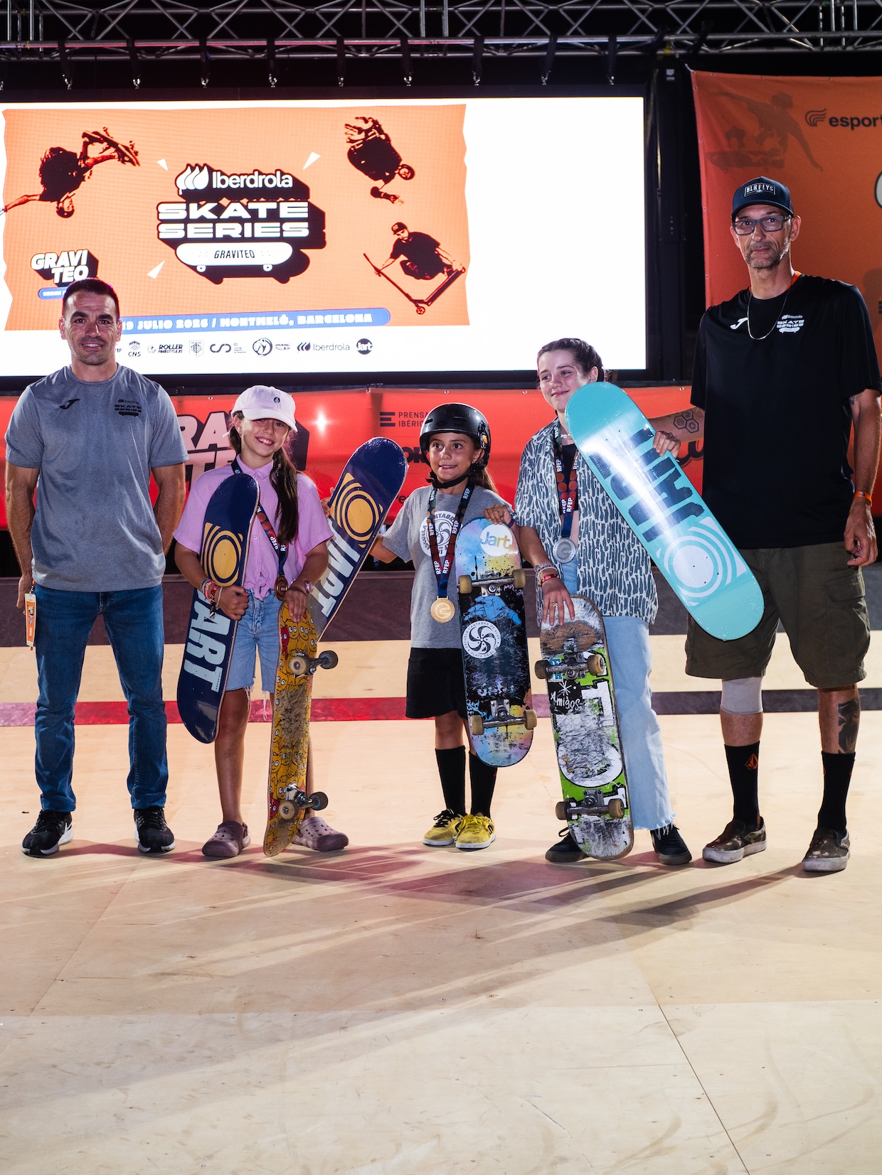 Podium Street1
