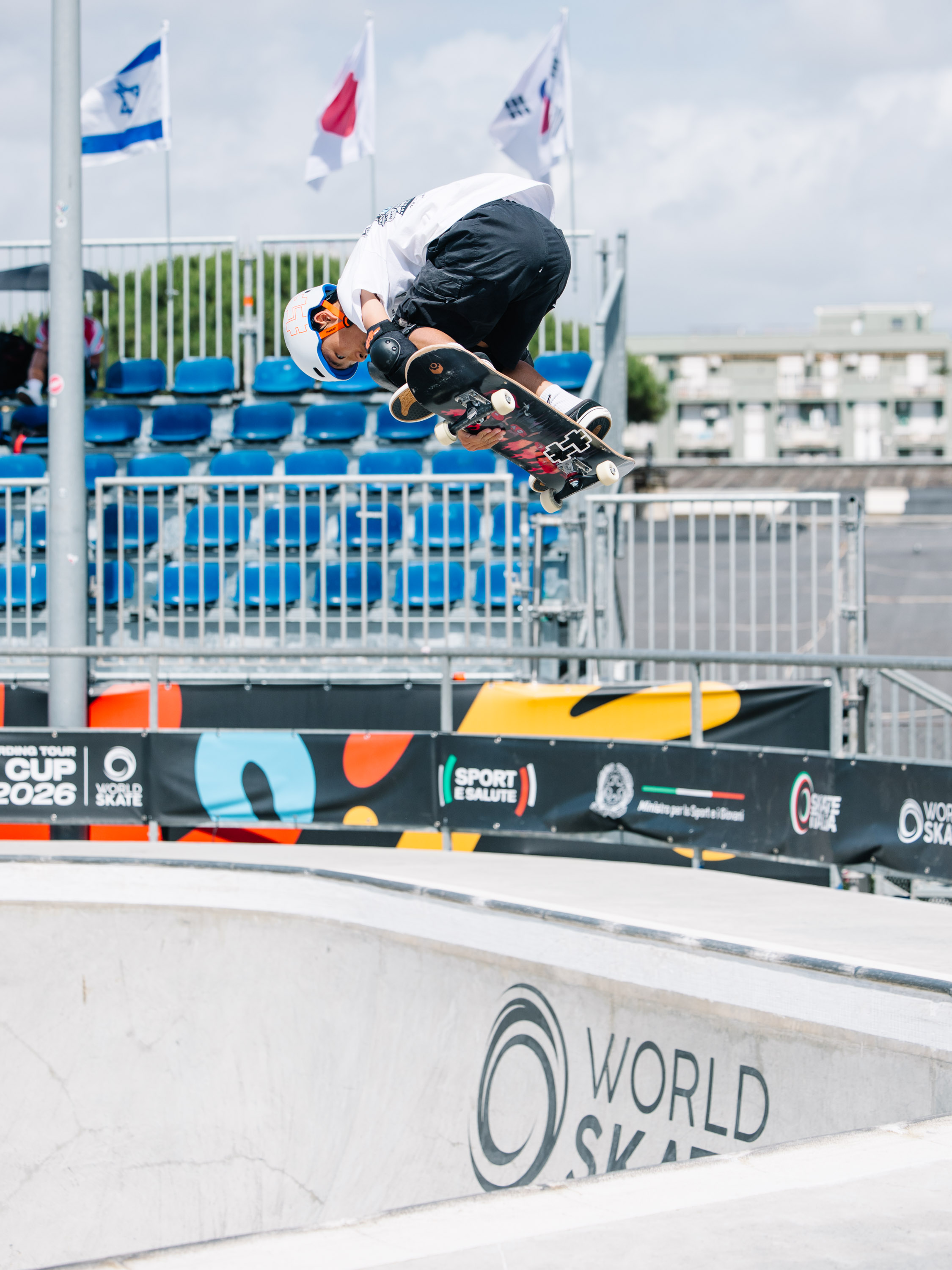 Yongchao Zhang nosegrab to indy wsk skateboarding world Cup Ostia 2026 Kanights 3307